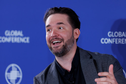 Exclusive-Reddit co-founder Alexis Ohanian joins Frank McCourt’s bid for TikTok