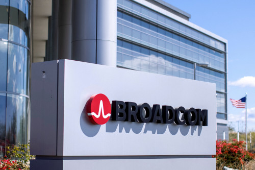 Broadcom ships latest networking chip to speed AI